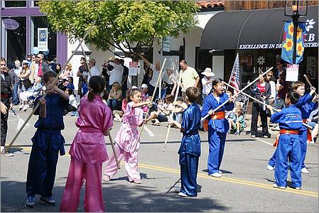 LosAltosPetParade10-31b.jpg