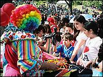 NorouzFest07_clown-11b.jpg