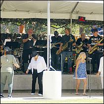 SClaraArtWineFest2022-EastSideFunk-013a.jpg