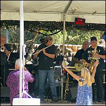 SClaraArtWineFest2022-EastSideFunk-052a2.jpg