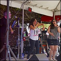 SClaraArtWineFest2022-ThePeelers-154a.jpg