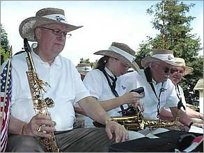 SJMB_July4thParade08-09b.jpg