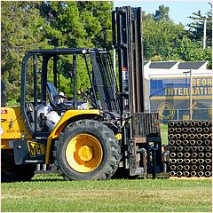 02-Santa_Clara_July_3rd_2016-18.jpg
Preparing the fireworks