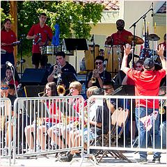 15-Santa_Clara_July_4th_2016-22a.jpg
Déjà vu Jazz Band directed by David Ladd had their swing on!