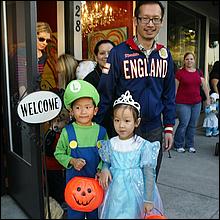 Campbell_TrickorTreat2011-001a-web.jpg