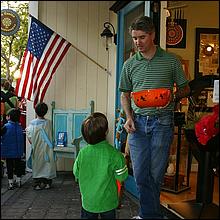 Campbell_TrickorTreat2011-013-web.jpg