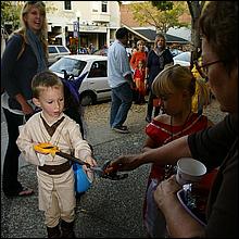 Campbell_TrickorTreat2011-027-web.jpg