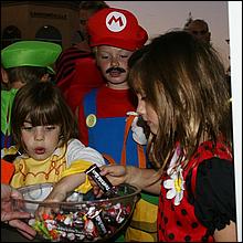 Campbell_TrickorTreat2011-045-web.jpg