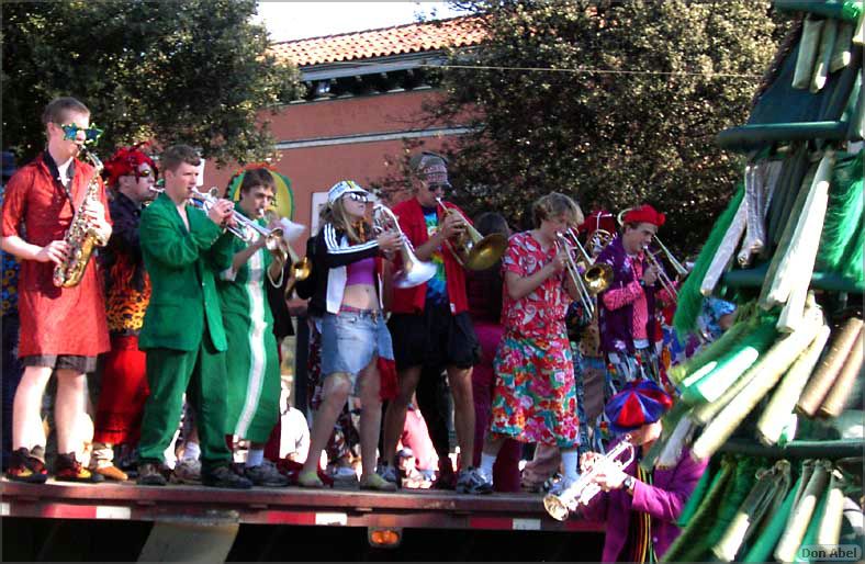 LosGatos_Christmas_Parade05-045a.jpg-for personal use only
