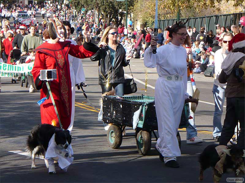 LosGatosChristmasParade07-036c.jpg - for personal use