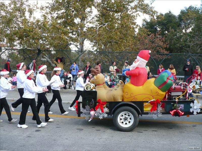 LosGatosChristmasParade07-042b.jpg - for personal use