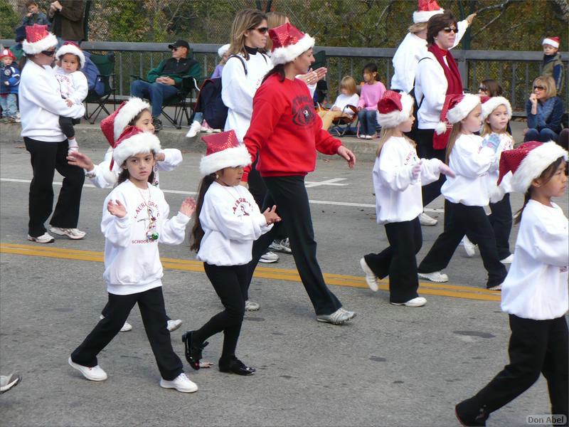 LosGatosChristmasParade07-043b.jpg - for personal use