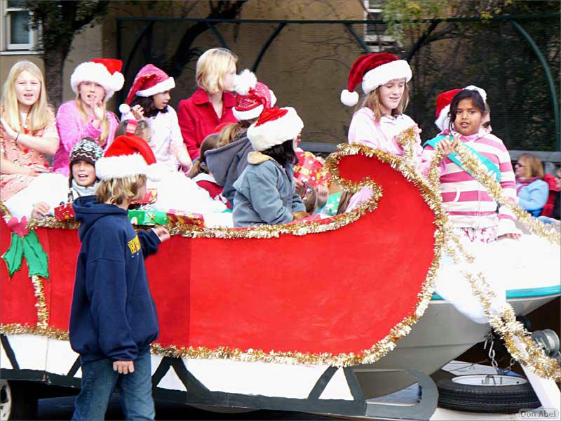 LosGatosChristmasParade07-045c.jpg - for personal use