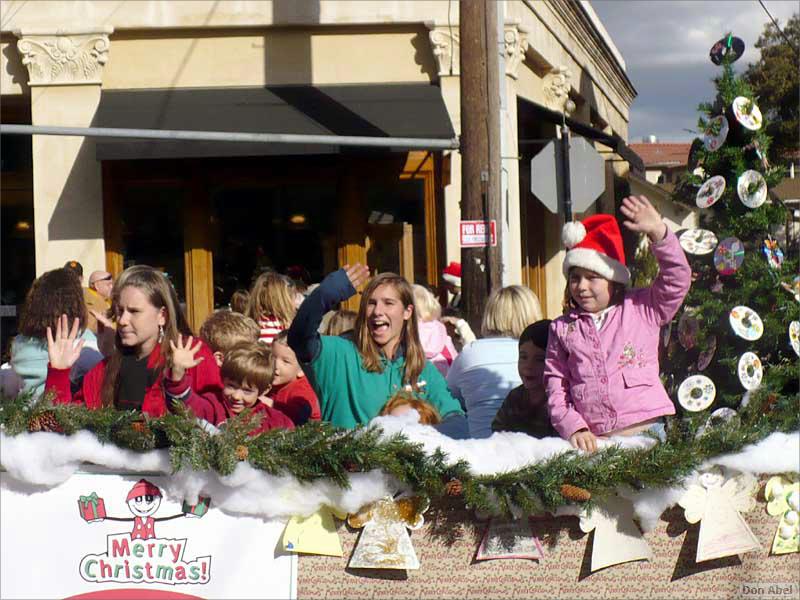 LosGatosChristmasParade07-093c.jpg - for personal use