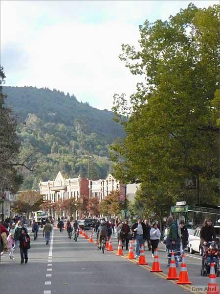 LosGatosChristmasParade07-263c.jpg - for personal use