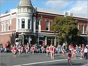 LosGatosChristmasParade07-127b.jpg