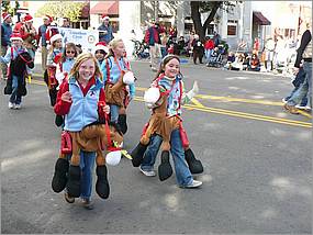 LosGatosChristmasParade07-140b.jpg