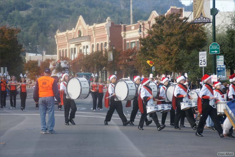 LosGatosChristmasParade08-002b.jpg - for personal use