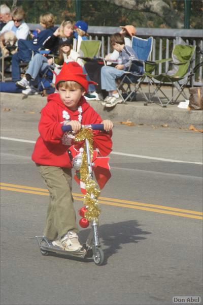 LosGatosChristmasParade08-022b.jpg - for personal use