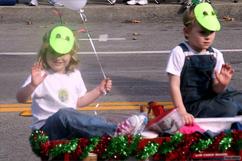 LosGatosChristmasParade08-027c.jpg - for personal use