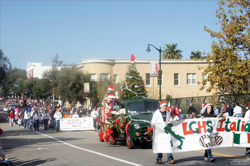 LosGatosChristmasParade08-047c.jpg - for personal use