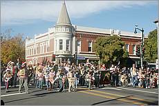 LosGatosChristmasParade08-102b.jpg