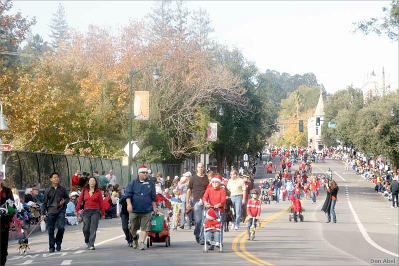 LosGatosChristmasParade08-018c.jpg - for personal use