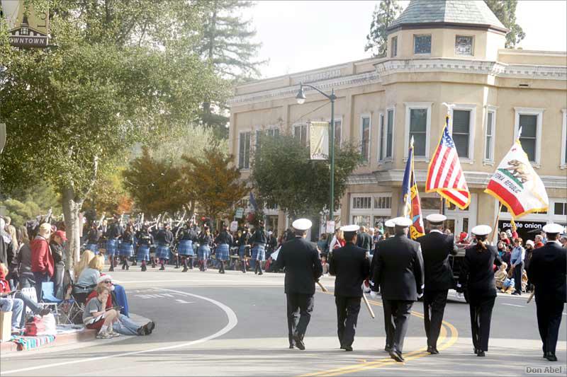 LosGatosChristmasParade08-039c.jpg - for personal use