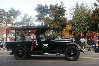 LosGatosChristmasParade08-010b.jpg