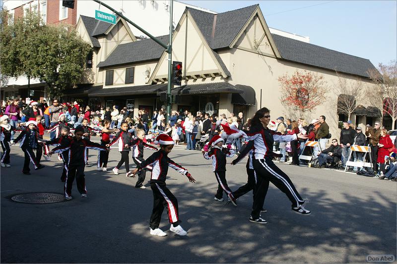 LosGatosChristmasParade09-115b.jpg - for personal use