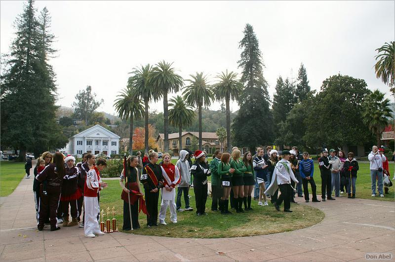 LosGatosChristmasParade09-680ab.jpg - for personal use