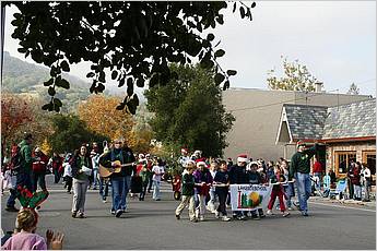 LosGatosChristmasParade09-037b.jpg