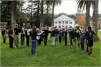 LosGatosChristmasParade09-623ab.jpg