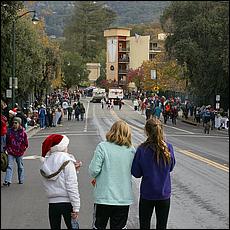 LosGatosChristmasParade15-495a-web.jpg