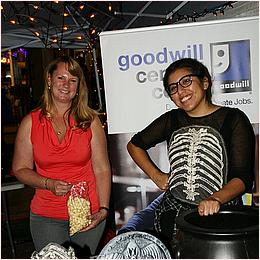 SLO_CO-FarmersMarketHalloween-16.jpg