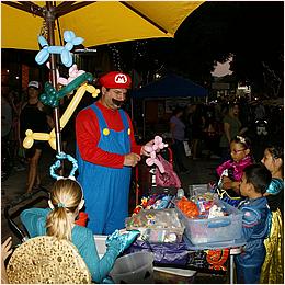 SLO_CO-FarmersMarketHalloween-20a.jpg