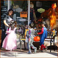 WG_TrickorTreat09-013c.jpg