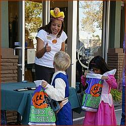 WG_TrickorTreat09-017b.jpg