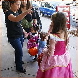 WG_TrickorTreat09-024b.jpg