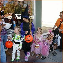 WG_TrickorTreat09-034b.jpg