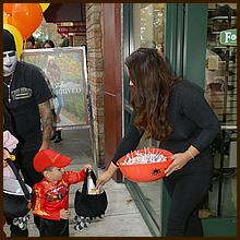 WG_TrickorTreat16-015a.jpg