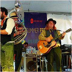 SJJazzFest2016-031c1.jpg
 Vaud & The Villains