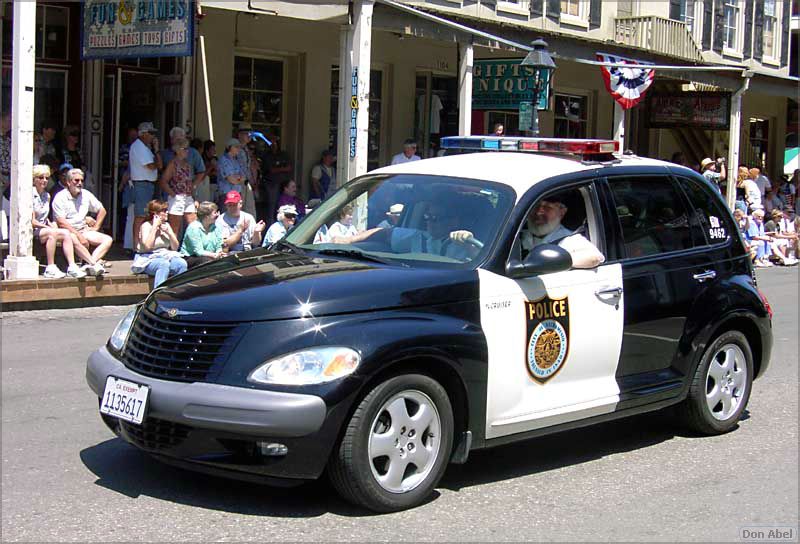 Sacto05_parade-02b.jpg