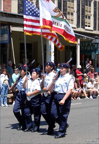 Sacto05_parade-04b.jpg