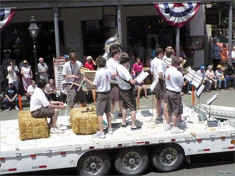 SacJazz07_parade-018c - for personal use only