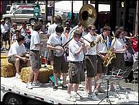 SacJazz07_parade-019c.jpg