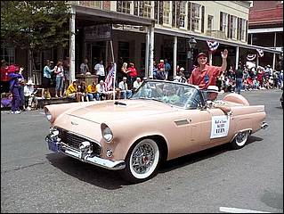 SacJazz08_parade-018d.jpg