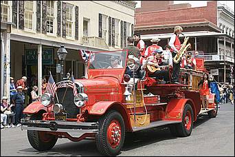 SacJazz08_parade-033c.jpg