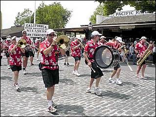 SacJazz08_parade-100d.jpg