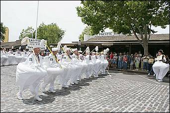 SacJazz08_parade-102d.jpg